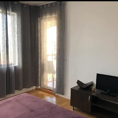 Сарафово Апартамент Sea Club アパート ブルガス