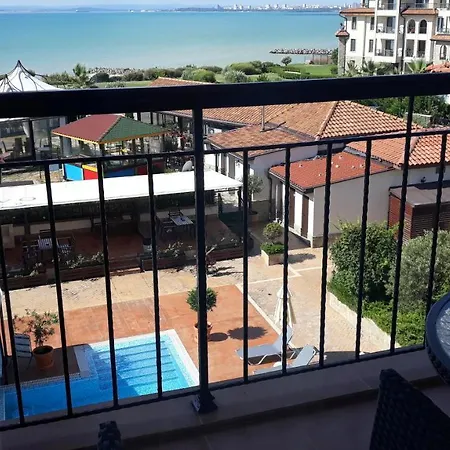 Сарафово Апартамент Sea Club * ブルガス